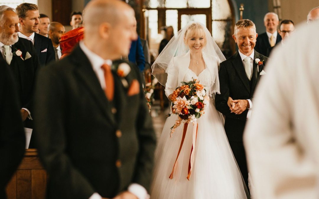 Relaxed Wedding Atmosphere: How Music Sets the Tone for Candid Wedding Photos