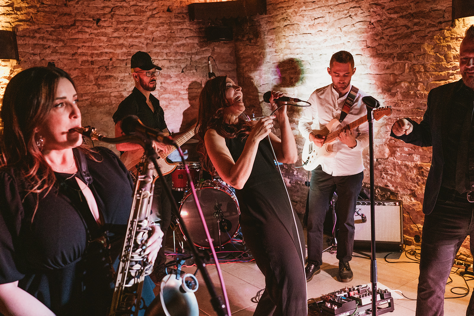 Wislocki Music wedding band playing at Stone Barn in The Cotswolds