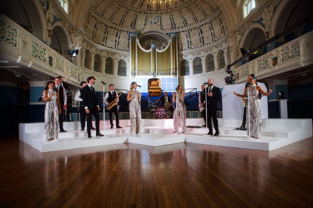 Christmas Season is here and live music brings elegance and magic to every event. Book luxury performers to elevate your holiday celebrations.