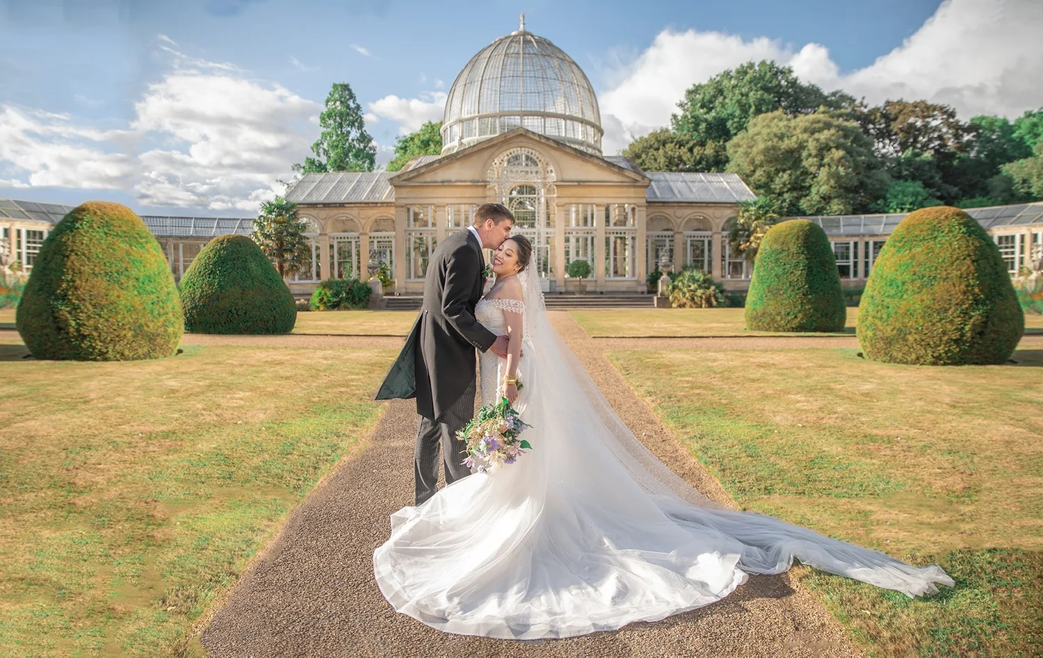 Syon Park Live Musicians to Modern Up this Wedding Venue